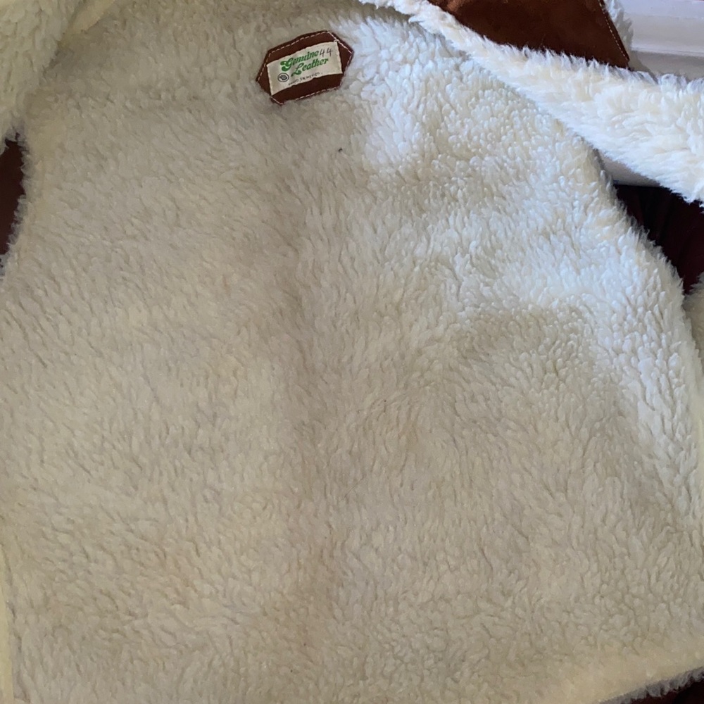 Vintage Brown Suede Shearling-Lined Vest - Picture 9 of 11